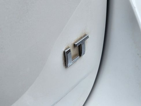 Used 2017 Chevrolet Equinox LT w/ Convenience Package image 11