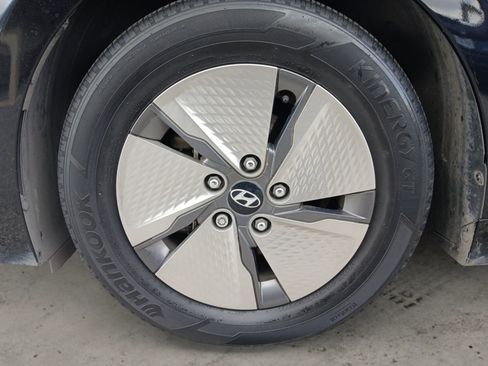 Used 2022 Hyundai Ioniq SE image 14