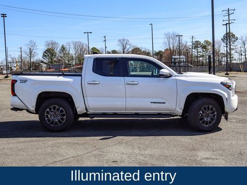 Used 2024 Toyota Tacoma TRD Sport RWD image 9