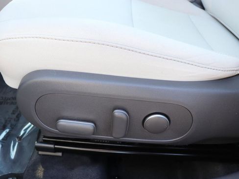 Used 2024 Hyundai Kona SEL AWD/4WD image 44