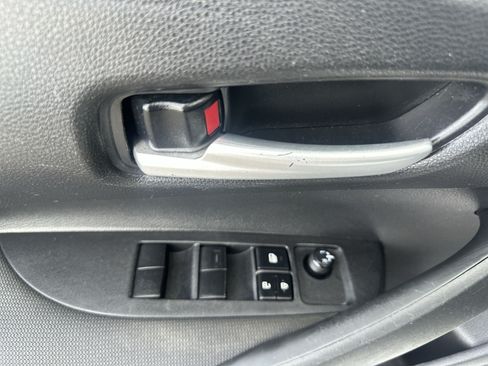 Used 2021 Toyota Corolla LE FWD image 15