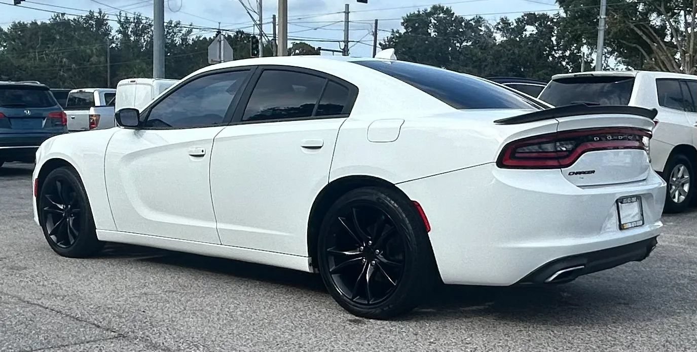 Used 2016 Dodge Charger SXT w/ Blacktop Package RWD image 7
