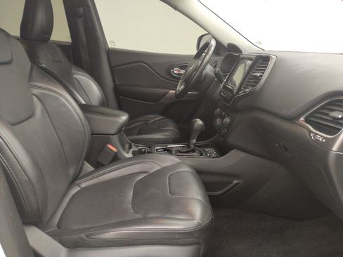 Used 2019 Jeep Cherokee Limited FWD image 21