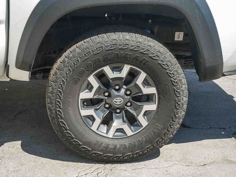 Used 2023 Toyota Tacoma TRD Off-Road w/ Technology Package RWD image 10