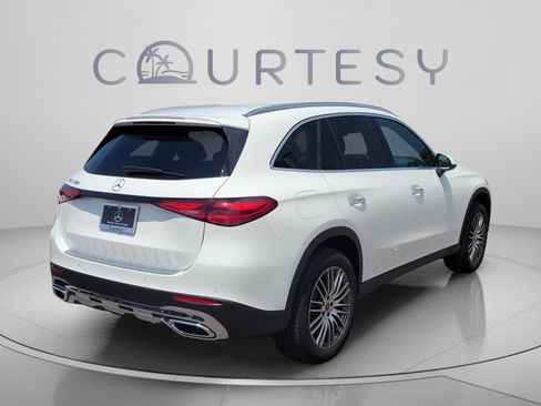 Certified 2026 Mercedes-Benz GLC 300 image 3