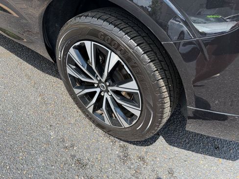 Used 2024 Volvo XC60 B5 Plus AWD/4WD image 28