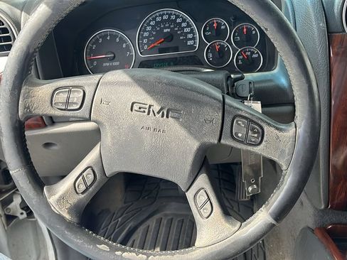 Used 2002 GMC Envoy XL SLT AWD/4WD image 11