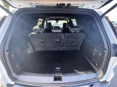 Used 2024 Chevrolet Traverse RS w/ LPO, Floor Liner Package AWD/4WD image 8