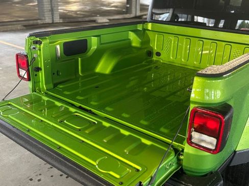 New 2025 Jeep Gladiator Sport image 9