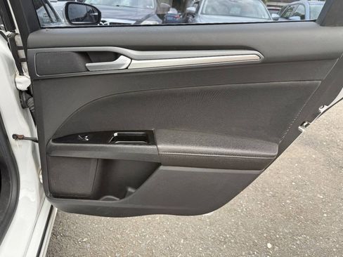 Used 2013 Ford Fusion SE FWD image 27