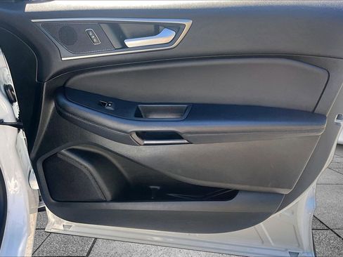 Used 2022 Ford Edge SEL w/ Convenience Package image 17