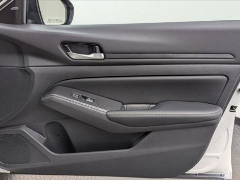 Used 2025 Nissan Altima 2.5 SV image 22