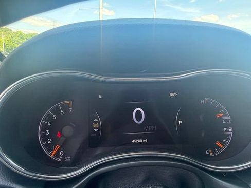 Used 2022 Jeep Grand Cherokee Laredo X AWD/4WD image 10
