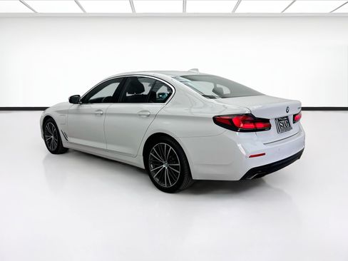 Used 2021 BMW 530e w/ Luxury Seating Package RWD image 6