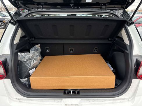Used 2026 Hyundai Venue SEL FWD image 4