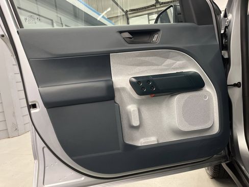 Used 2024 Ford Maverick XLT image 10