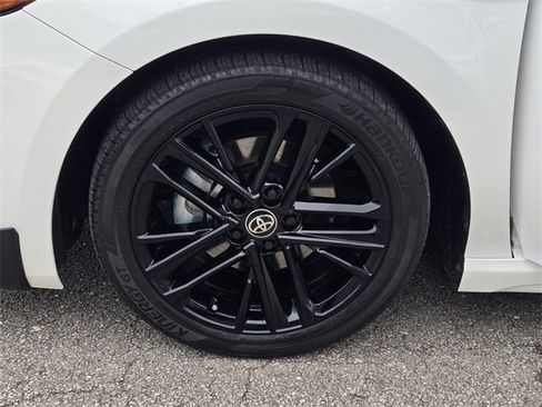 Used 2025 Toyota Camry SE w/ Convenience Package image 12