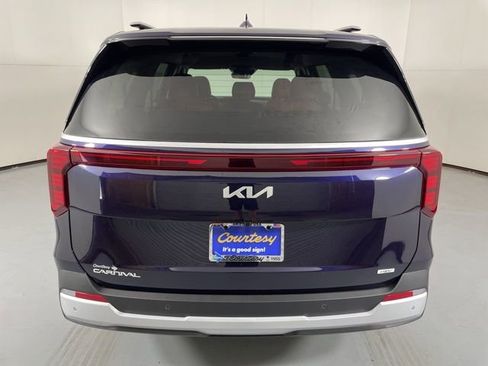 New 2026 Kia Carnival EX image 7
