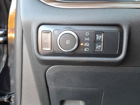 Used 2020 Ford Explorer Limited image 18