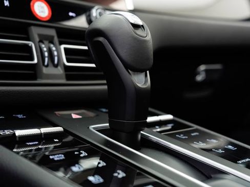 Certified 2026 Porsche Macan AWD/4WD image 25
