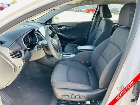 Used 2024 Chevrolet Malibu LT FWD image 3