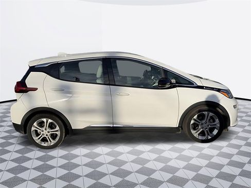 Used 2020 Chevrolet Bolt LT image 9