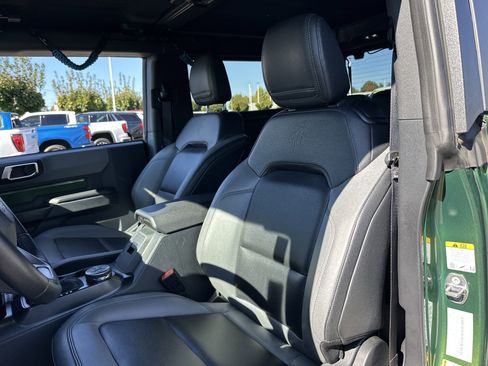 Used 2024 Ford Bronco Black Diamond image 11
