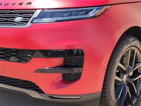 Used 2025 Land Rover Range Rover Sport image 8