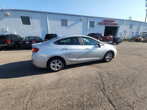 Used 2016 Chevrolet Cruze LT w/ Convenience Package FWD image 15