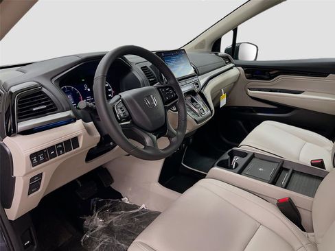 New 2026 Honda Odyssey Touring image 18