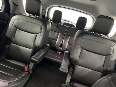 Used 2023 Ford Explorer XLT w/ Equipment Group 202A image 11