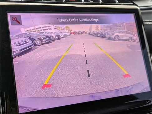 Used 2022 Jeep Grand Cherokee L Limited w/ Black Appearance Package image 18