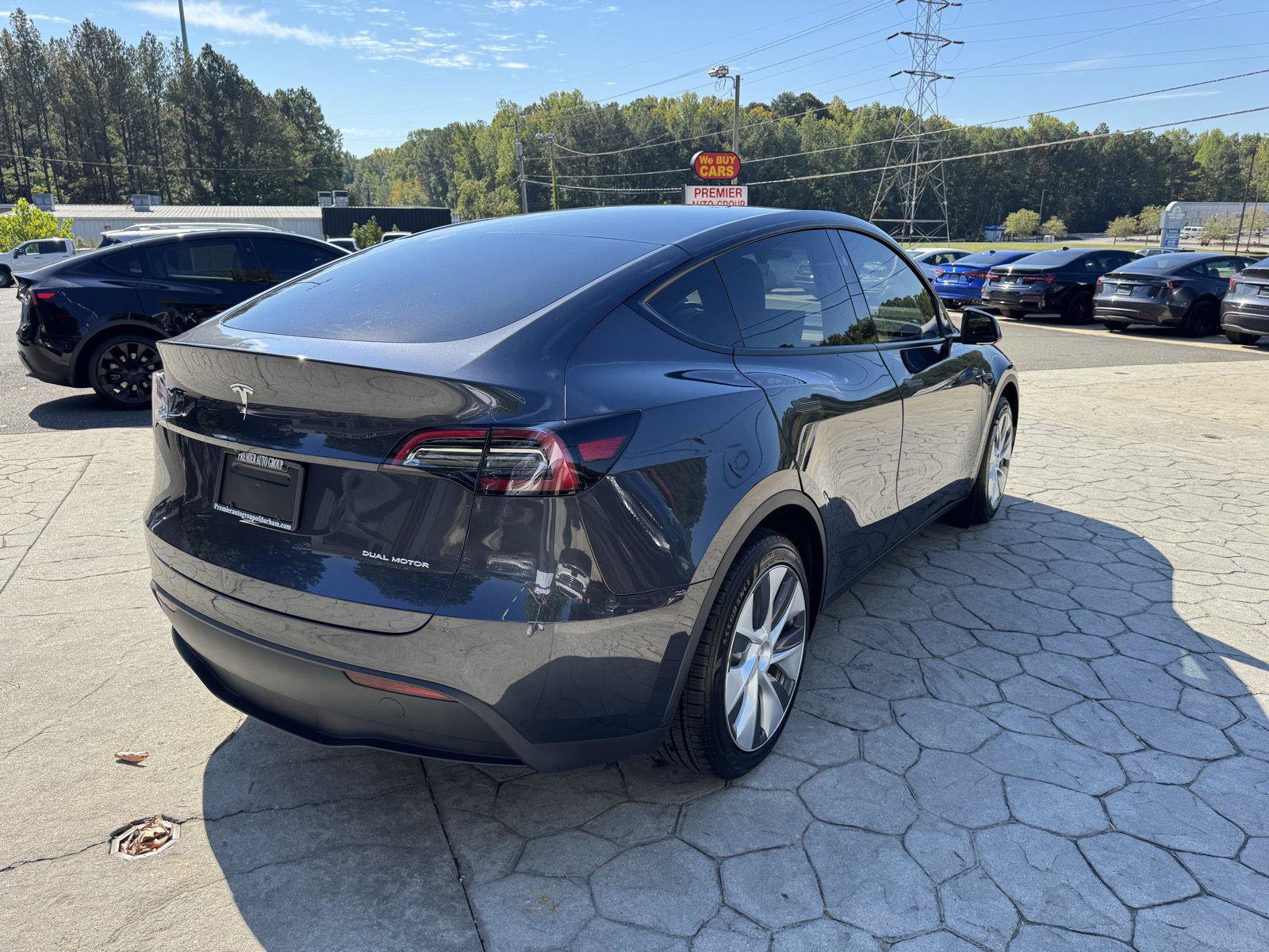 Used 2024 Tesla Model Y Long Range AWD/4WD image 13