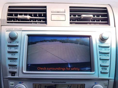Used 2010 Toyota Camry XLE FWD image 17