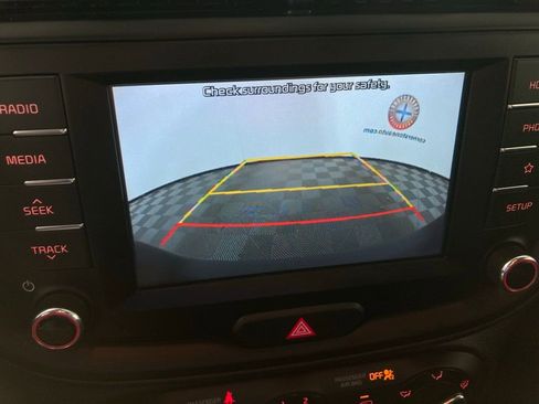 Certified 2021 Kia Soul LX image 4