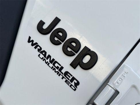 Used 2022 Jeep Wrangler Unlimited Sport image 6