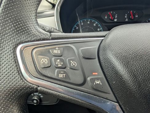 Used 2020 Chevrolet Equinox LS image 12