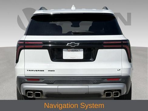 Used 2024 Chevrolet Traverse LT w/ Enhanced Driving Package AWD/4WD image 4