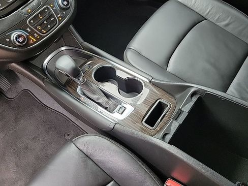 Used 2024 Chevrolet Malibu LT FWD image 9