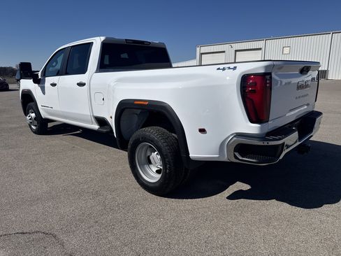Used 2024 GMC Sierra 3500 Pro AWD/4WD image 3