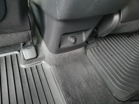 Certified 2024 Kia Telluride EX w/ EX Captain's Chair Package FWD image 13