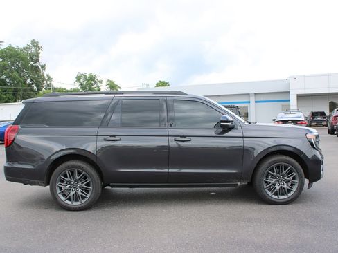 Used 2026 Ford Expedition Max Platinum w/ Stealth Appearance Package AWD/4WD image 11
