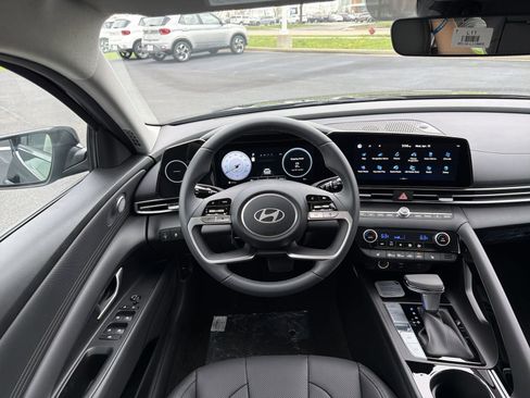 New 2026 Hyundai Elantra Limited FWD image 16