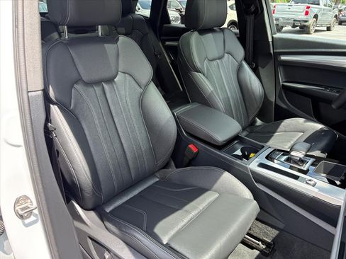Used 2025 Audi Q5 2.0T Premium AWD/4WD image 16