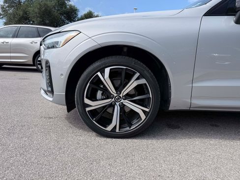 Certified 2024 Volvo XC60 B5 Ultimate w/ Protection Package Premier AWD/4WD image 9