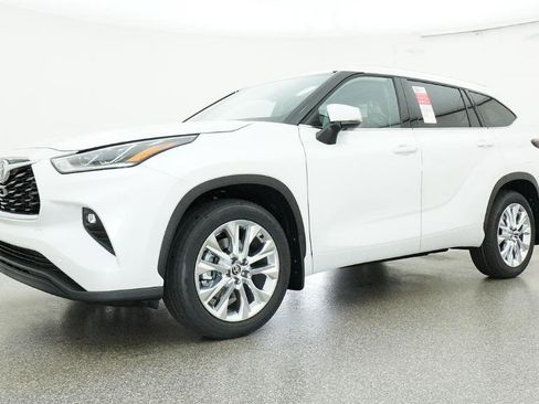 New 2026 Toyota Highlander Limited AWD/4WD image 11