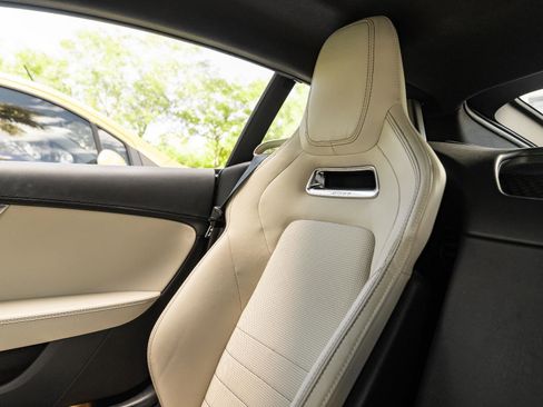 Used 2020 Jaguar F-TYPE Coupe image 12