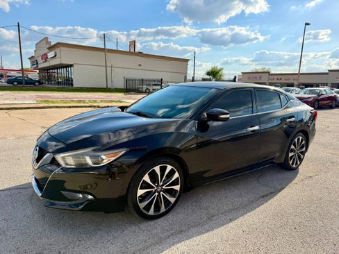 Used 2017 Nissan Maxima SR FWD image 2