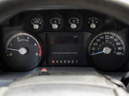 Used 2015 Ford F550 4x4 Regular Cab Super Duty image 23