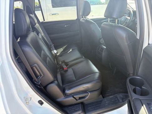 Used 2017 Honda Pilot EX image 6